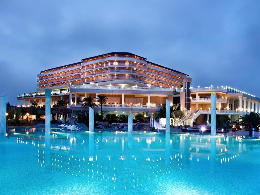 Starlight Resort Hotel