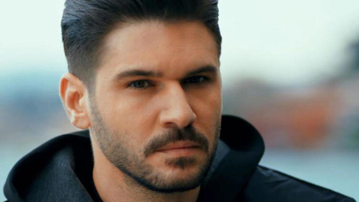 Tolgahan Sayışman ndihmon fëmijët e prekur në Turqi