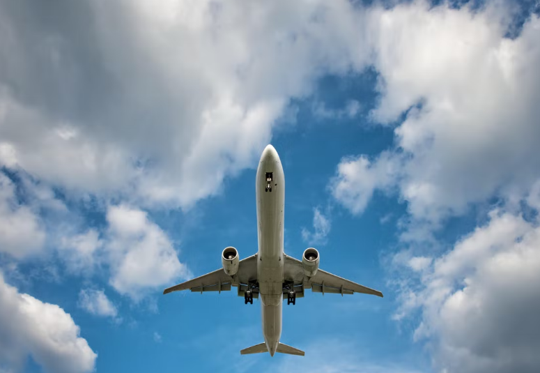 Avionët nga Kosova do të fluturojnë “së shpejti” përmes Shqipërisë